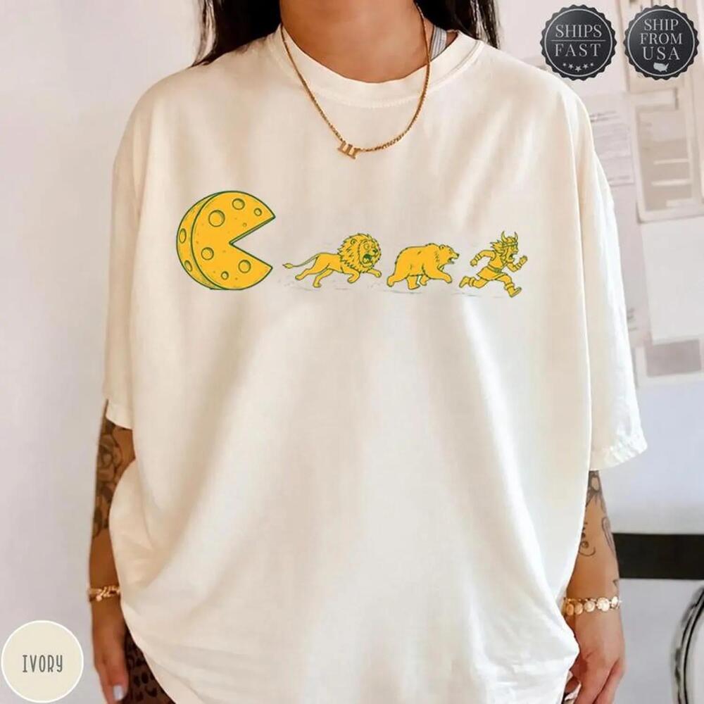 Retro Green Bay Packers Football Graphic Game Day Sports Lover Fan Gift Tee